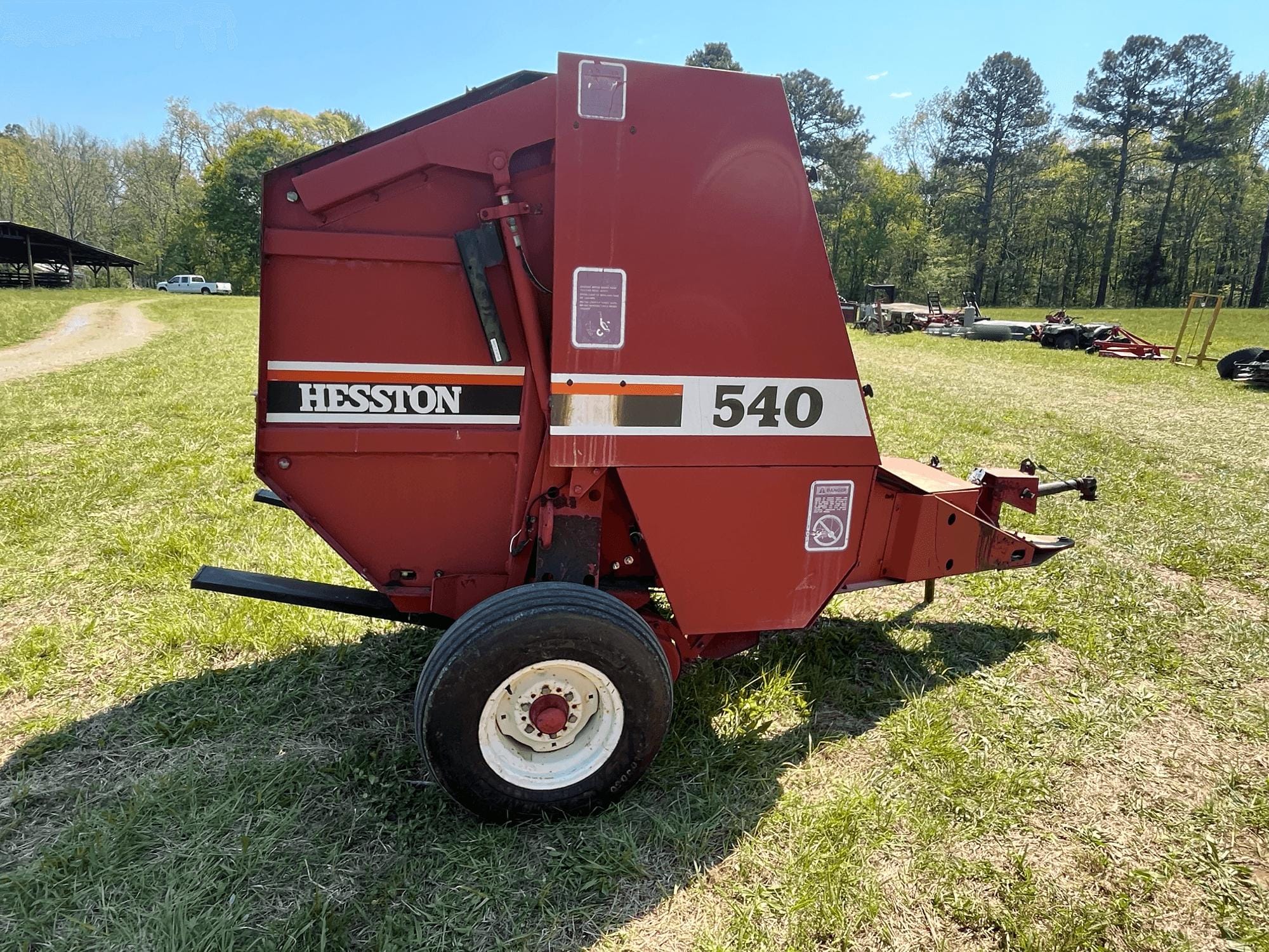 Hesston 540 Equipment Image0