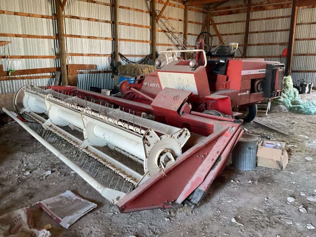 Image of Hesston 520 equipment image 2