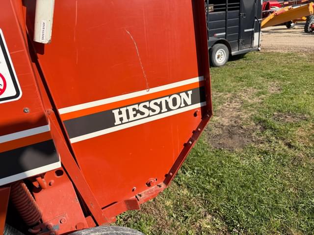 Image of Hesston 530 equipment image 4