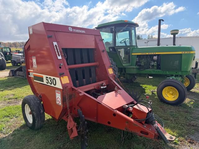 Image of Hesston 530 equipment image 1