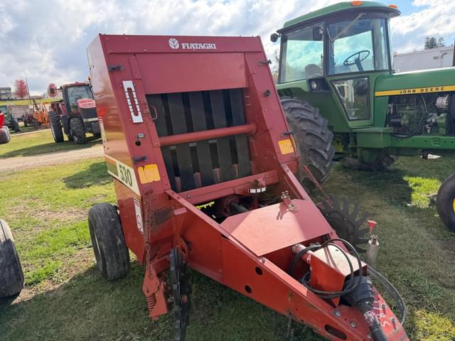 Image of Hesston 530 equipment image 2