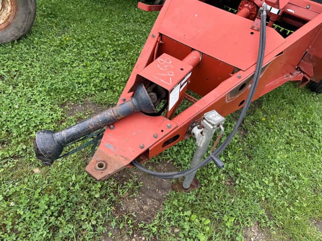 Image of Hesston 530 equipment image 2