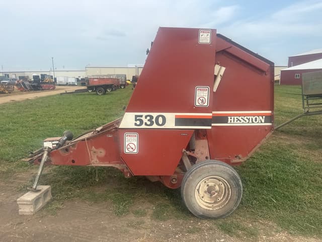 Image of Hesston 530 equipment image 3