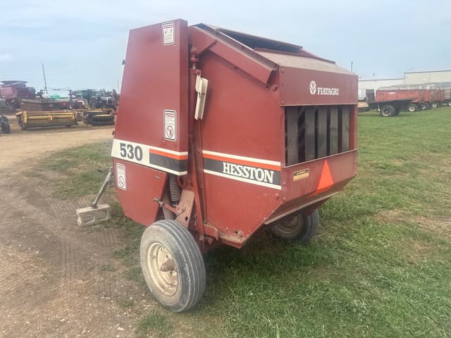 Image of Hesston 530 equipment image 4