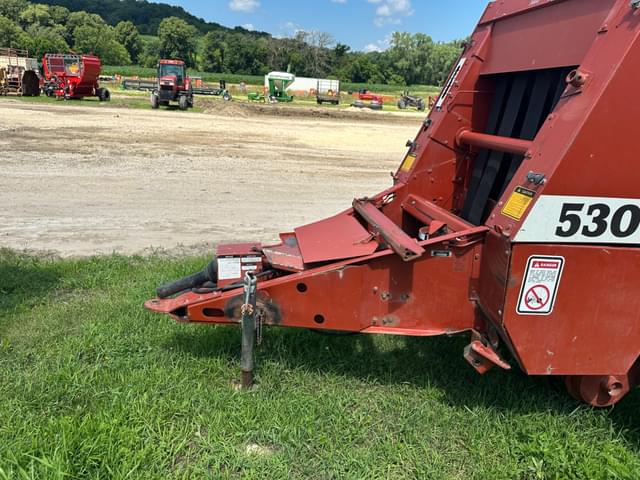 Image of Hesston 530 equipment image 4