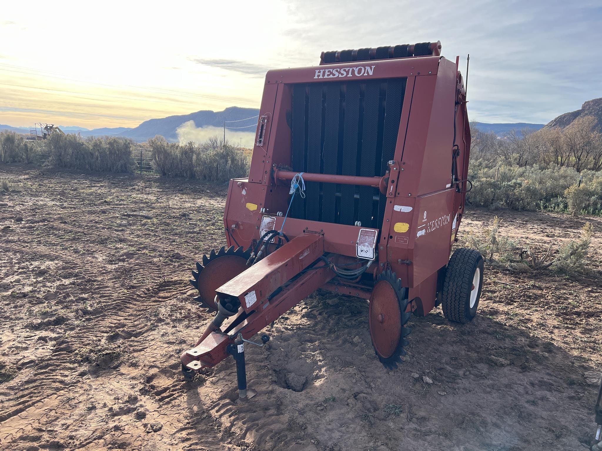 Hesston 545 Equipment Image0