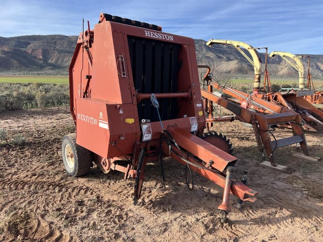 Image of Hesston 545 equipment image 2