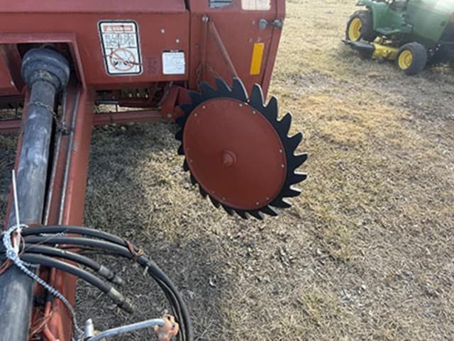 Image of Hesston 550 equipment image 2