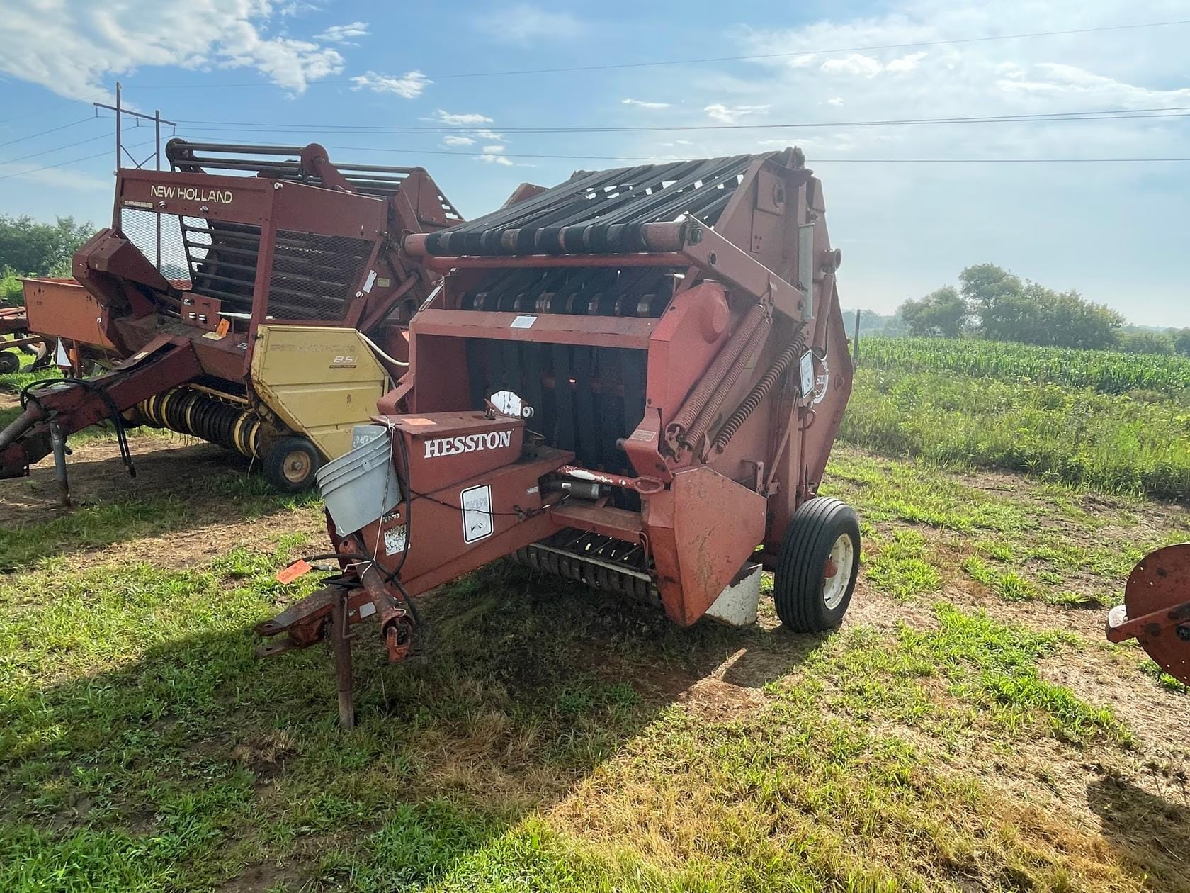 Hesston 5500 Equipment Image0