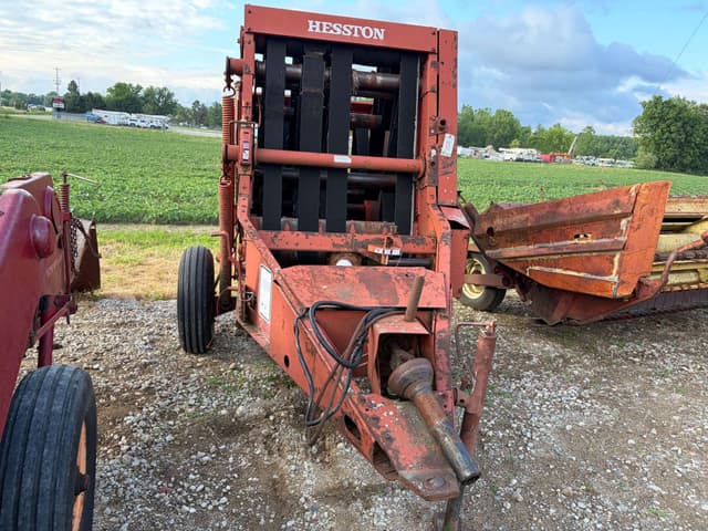 Image of Hesston 5530 equipment image 1