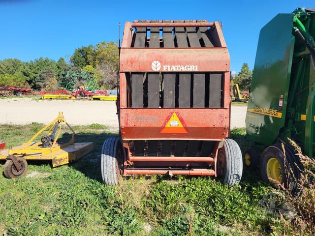 Image of Hesston 5545 equipment image 3