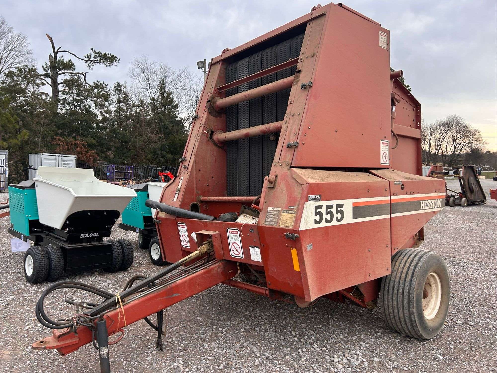 Hesston 555 Equipment Image0