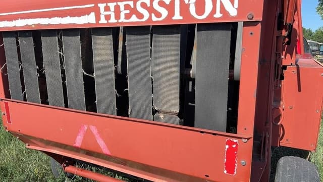 Image of Hesston 5580E equipment image 4