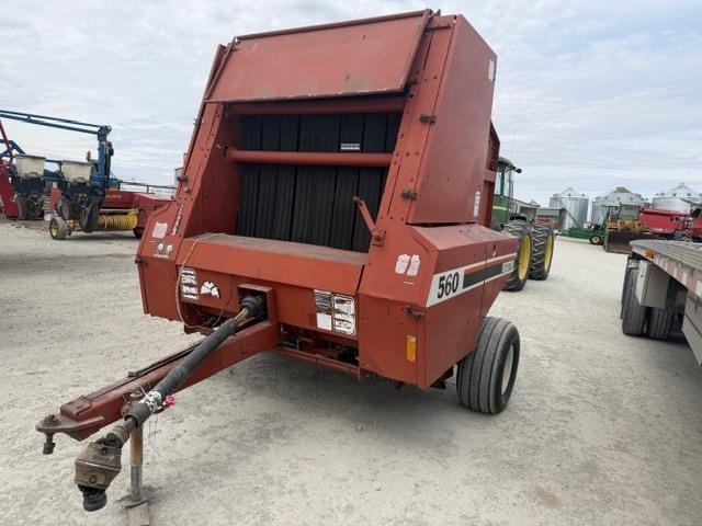 Hesston 560 Equipment Image0