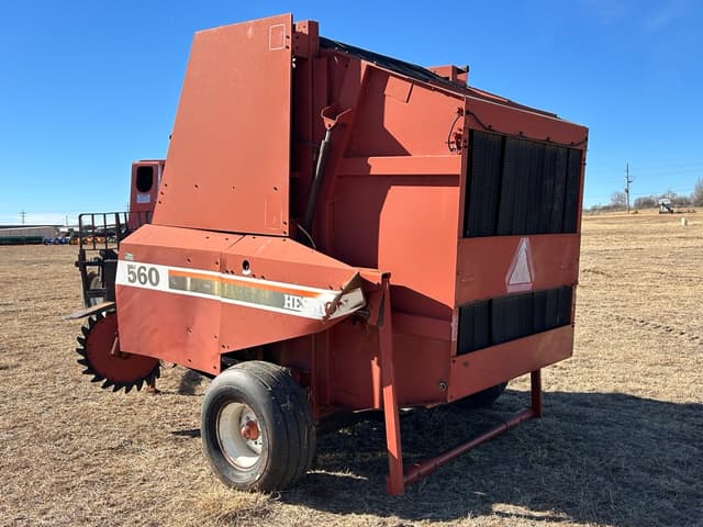 Image of Hesston 560 equipment image 2