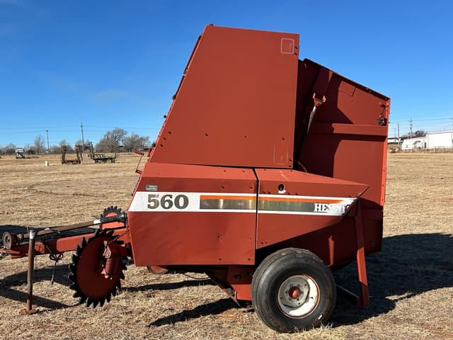 Image of Hesston 560 equipment image 1