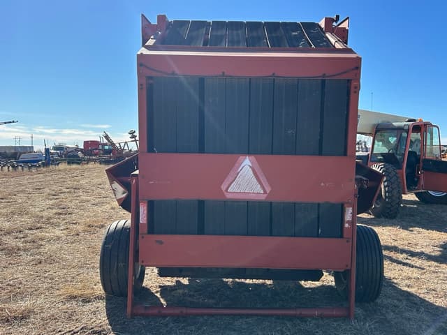 Image of Hesston 560 equipment image 3