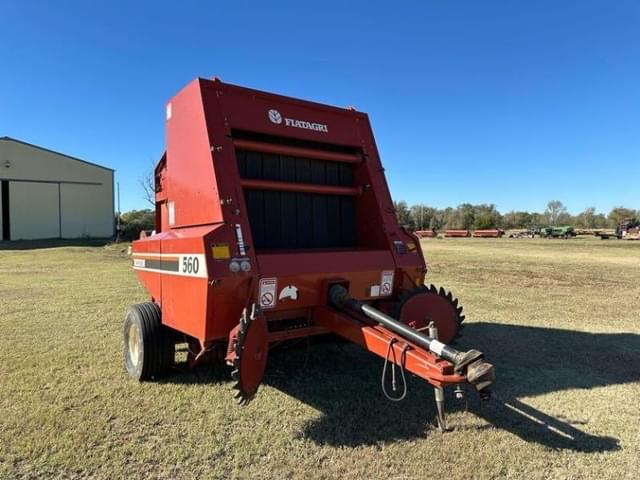 Image of Hesston 560 equipment image 2