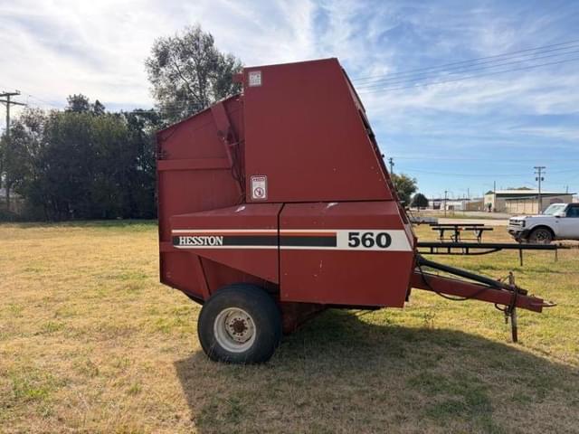 Image of Hesston 560 equipment image 3
