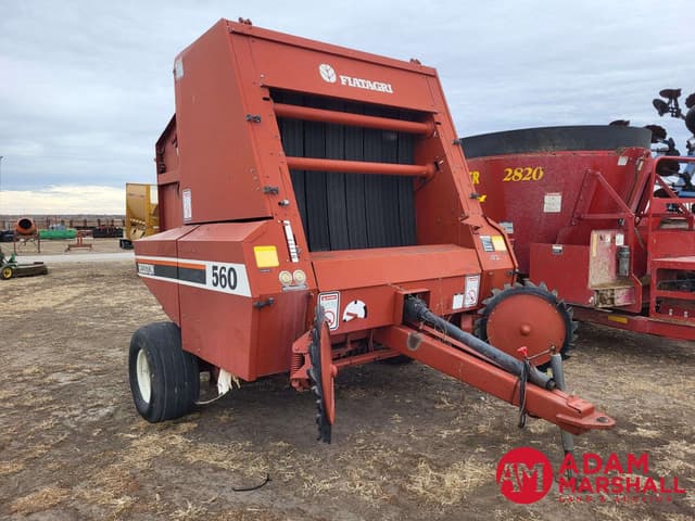 Image of Hesston 560 equipment image 1