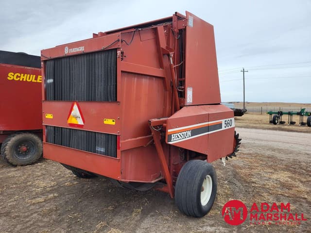 Image of Hesston 560 equipment image 2