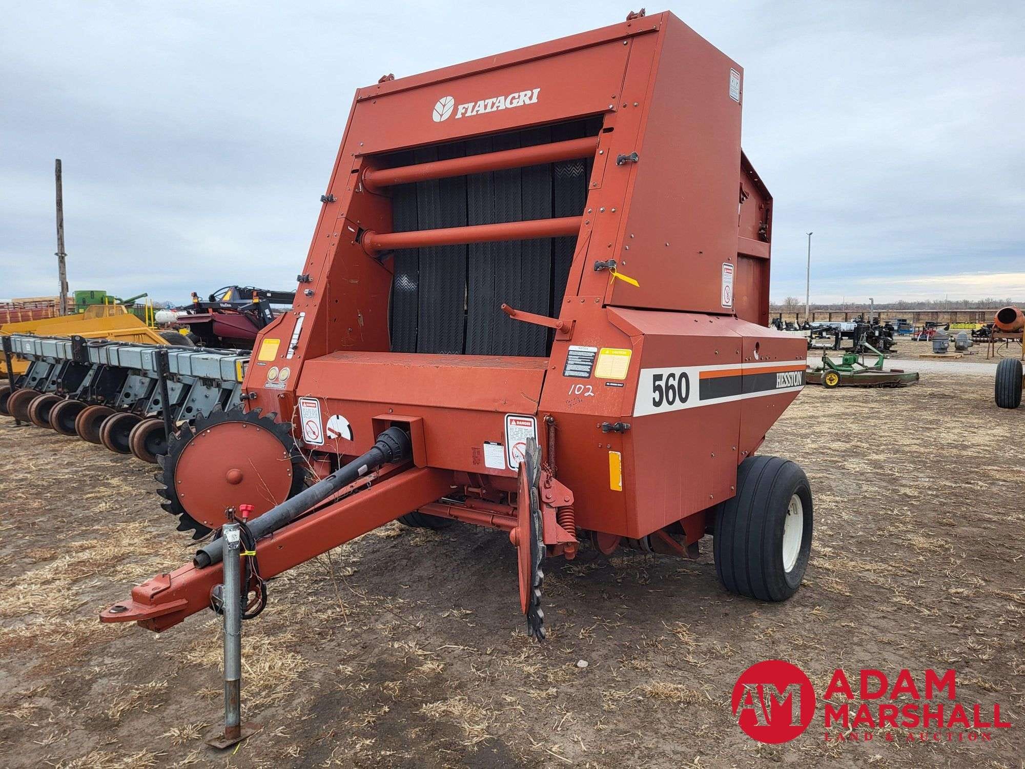 Hesston 560 Equipment Image0