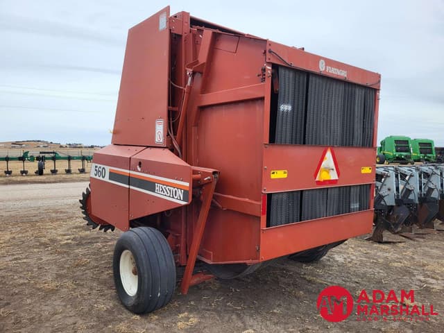 Image of Hesston 560 equipment image 3