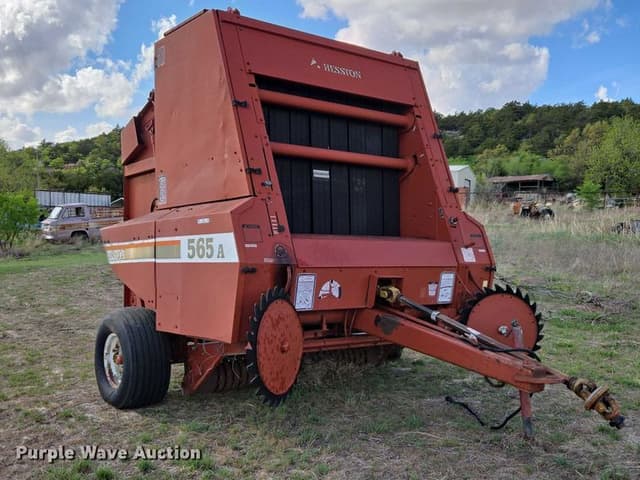 Image of Hesston 565A equipment image 2