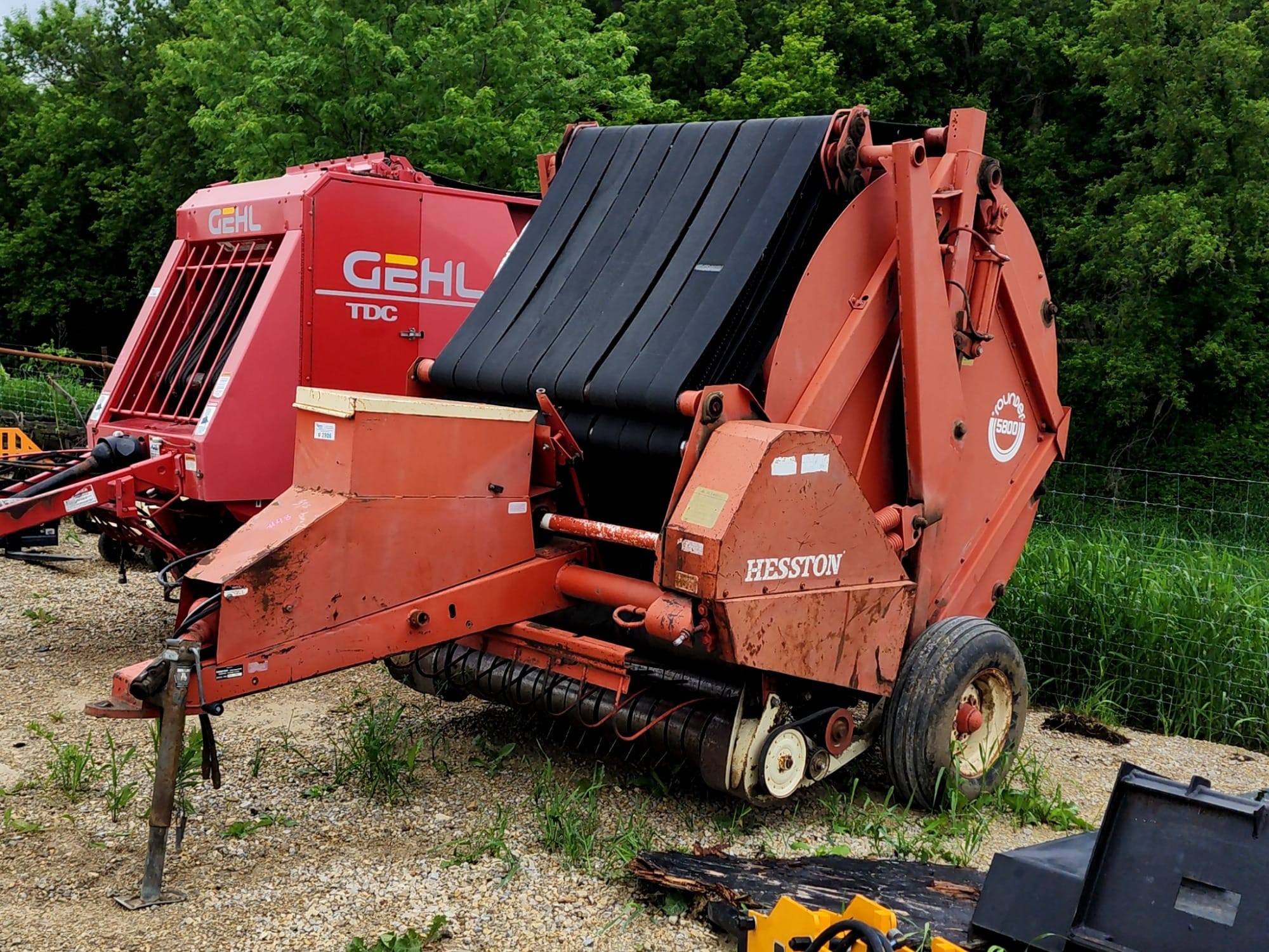 Main image Hesston 5800