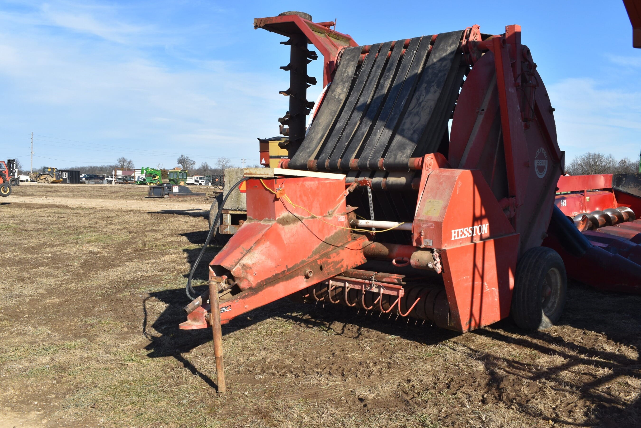 Hesston 5800 Equipment Image0