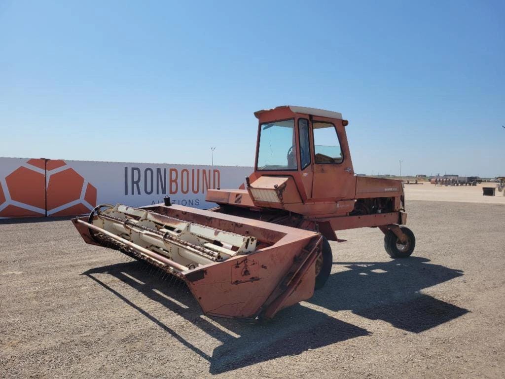 Hesston 620 Equipment Image0