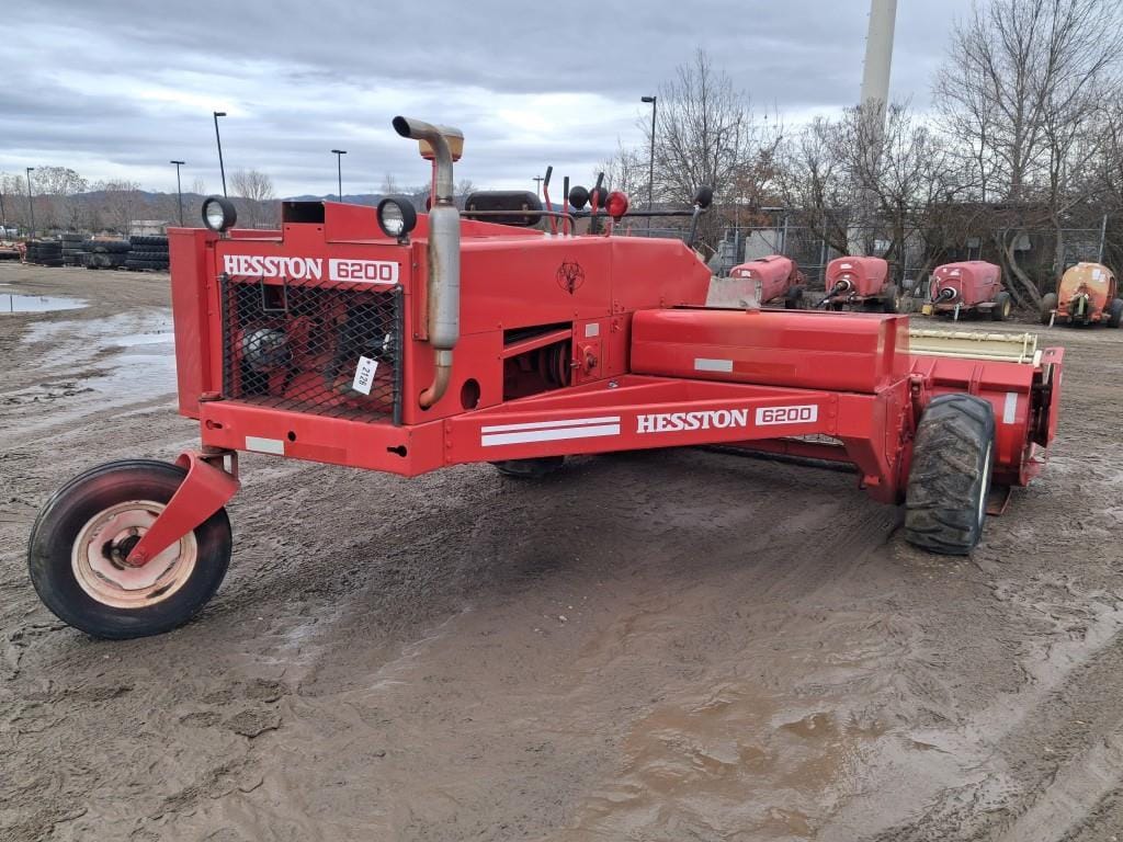 Hesston 6200 Equipment Image0