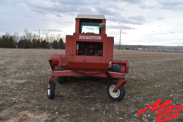 Image of Hesston 6450 equipment image 4