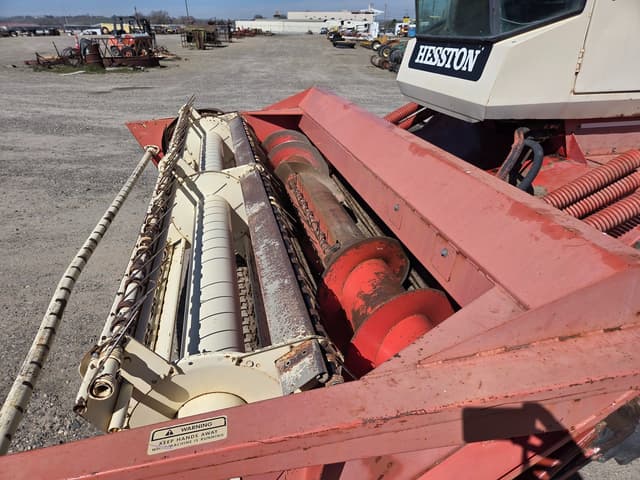 Image of Hesston 6600 equipment image 2