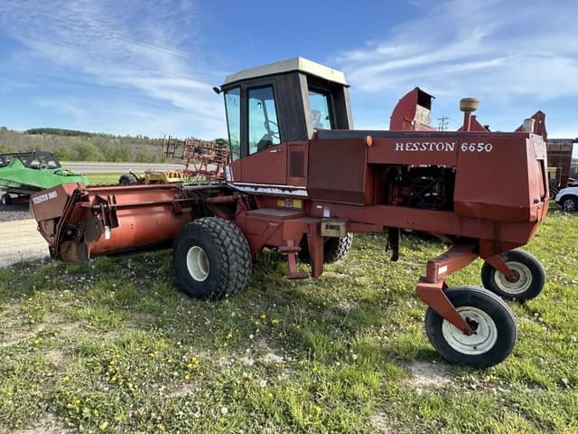 Image of Hesston 6665 equipment image 1
