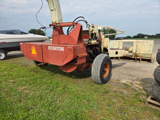 Image of Hesston 7160 equipment image 3