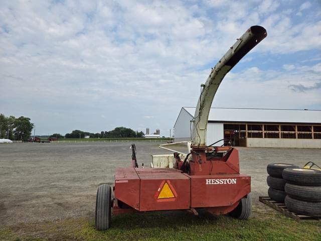 Image of Hesston 7160 equipment image 2