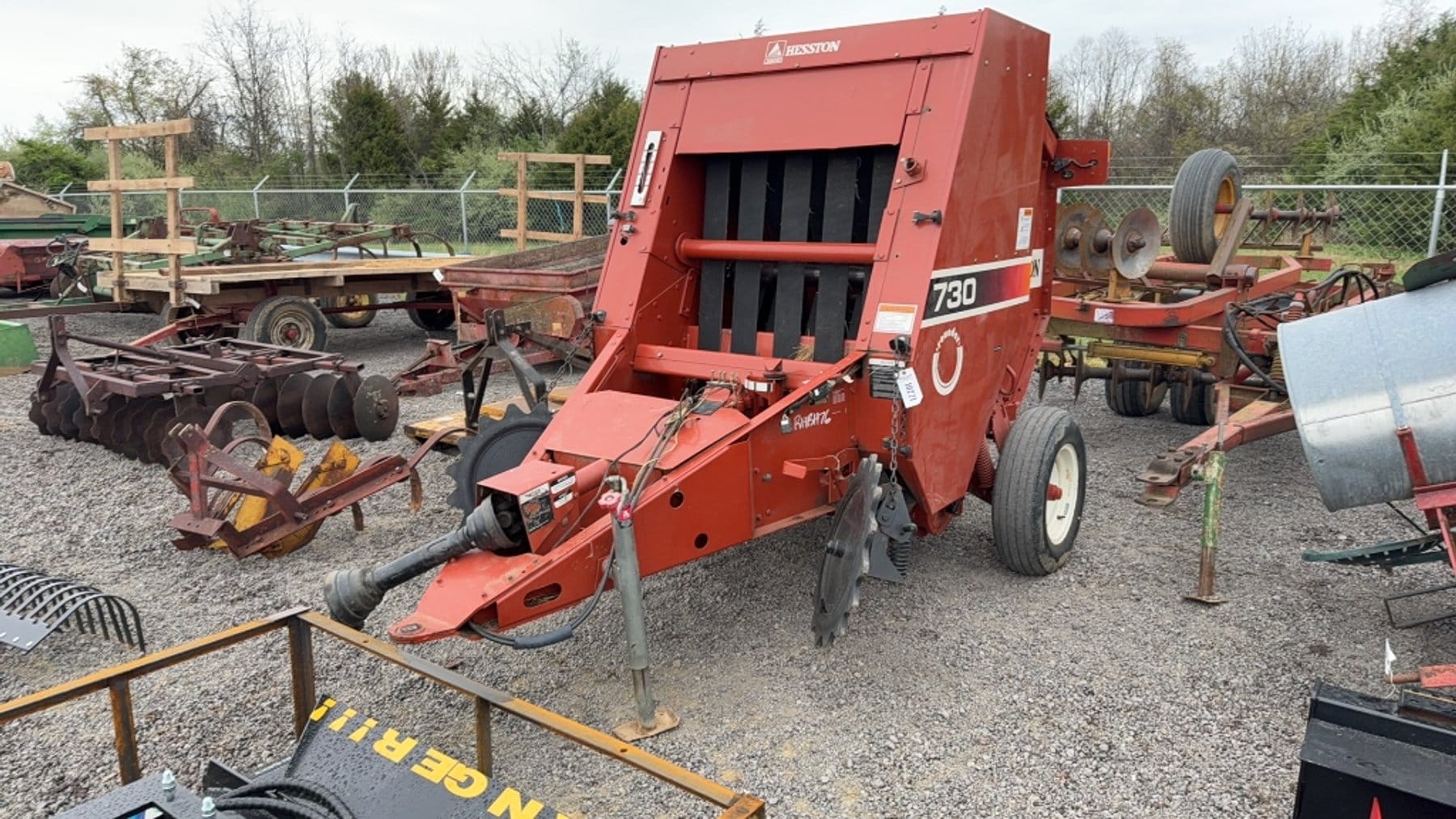 Hesston 730  Equipment Image0