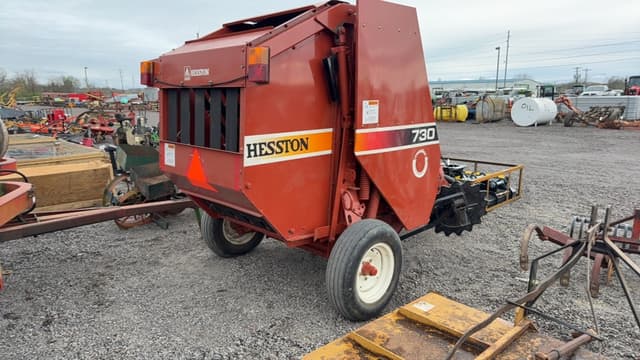 Image of Hesston 730  equipment image 3
