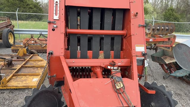 Image of Hesston 730  equipment image 2