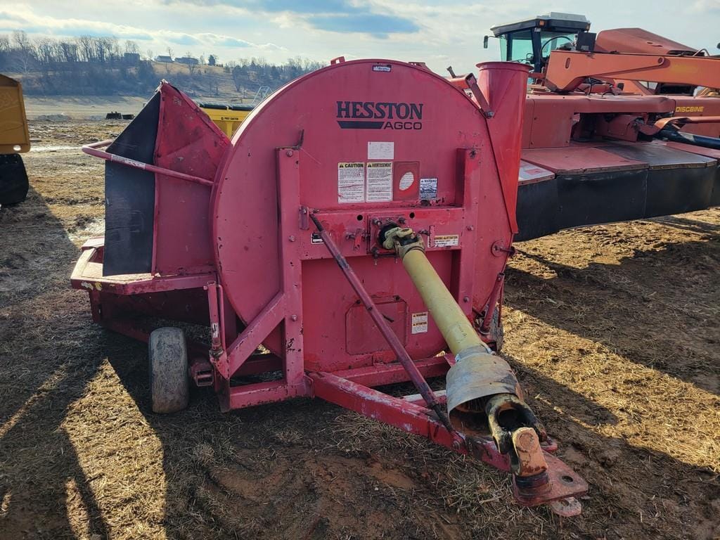 Hesston 7515 Equipment Image0