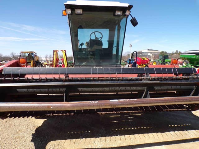 Image of Hesston 8200 equipment image 2