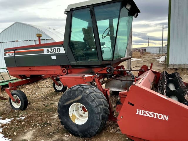 Image of Hesston 8200 equipment image 4