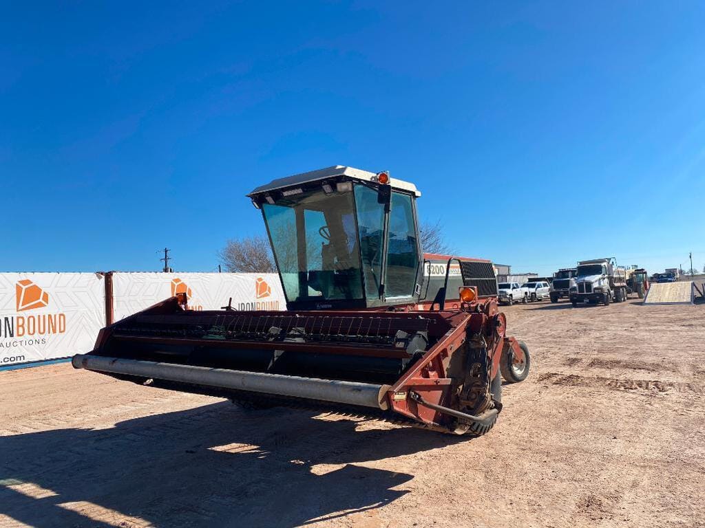 Main image Hesston 8200
