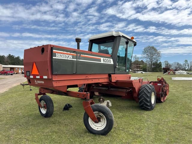 Image of Hesston 8200 equipment image 4