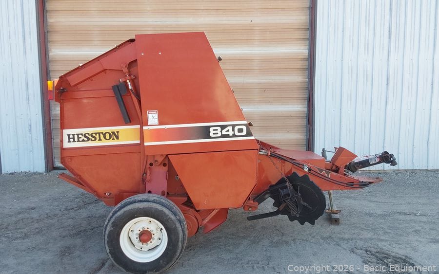Hesston 840 Equipment Image0