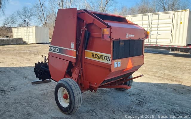 Image of Hesston 840 equipment image 4
