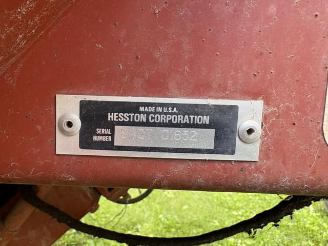 Image of Hesston 8400 equipment image 4