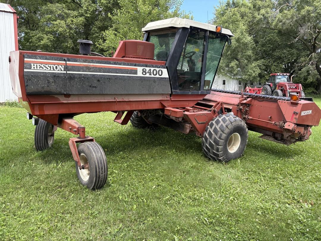 Image of Hesston 8400 Primary image