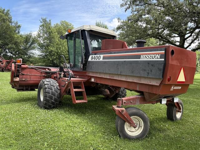 Image of Hesston 8400 equipment image 3
